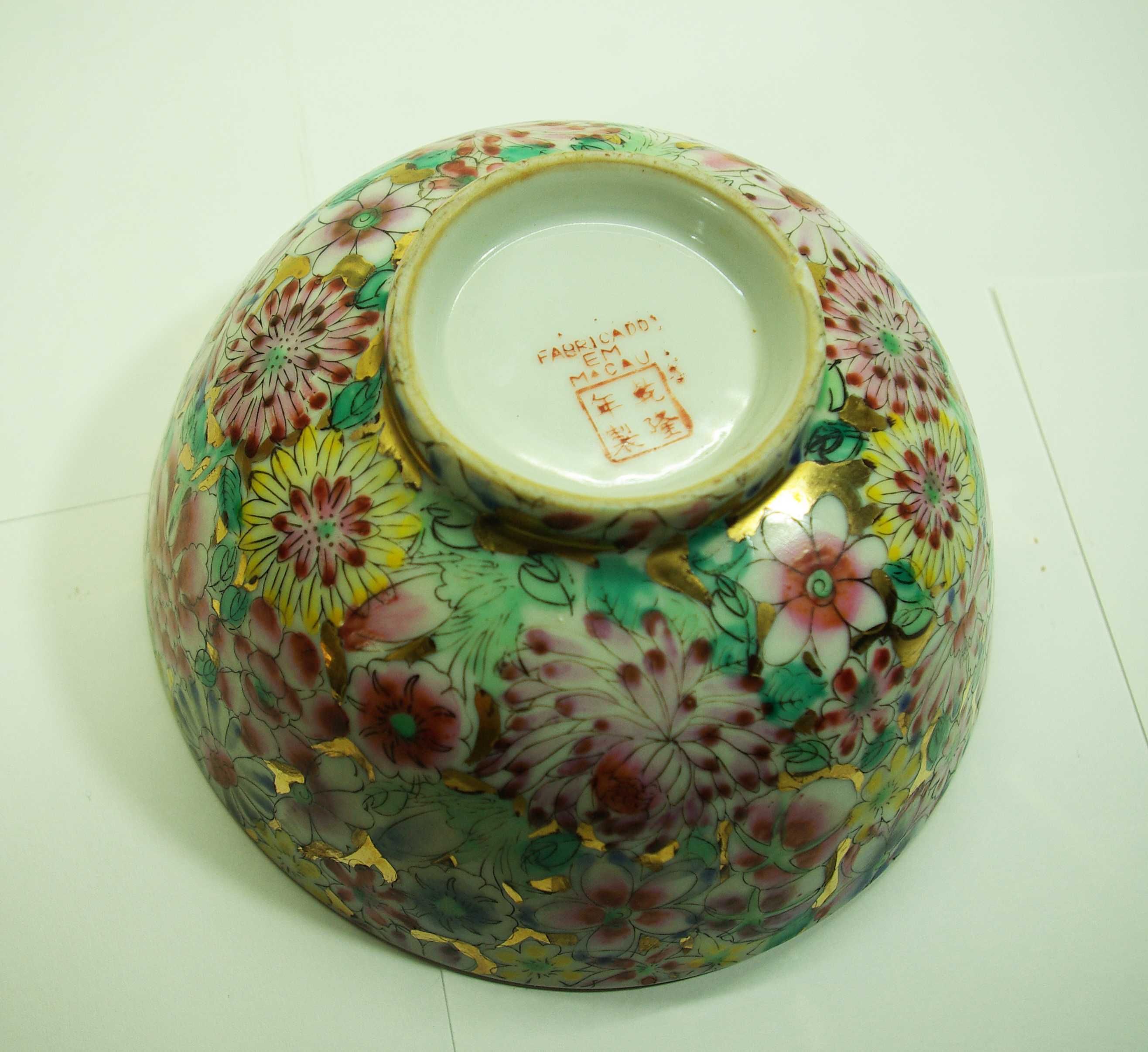 Porcelana Chinesa. Tijela, colher, mil flores. Fabricado em Macau