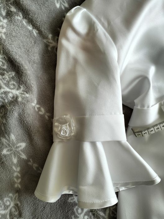 Alba sukienka, urocza z kwiatkami, biała, komunia,