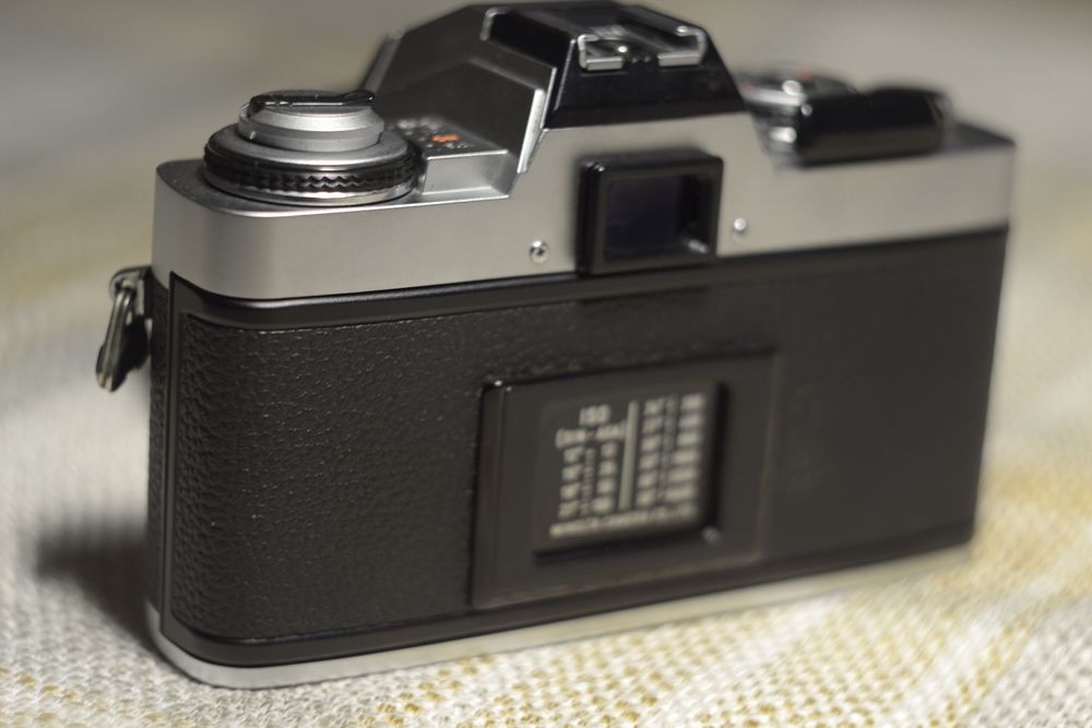 Minolta XG-1 плівковий фотоапарат з об’єктивом