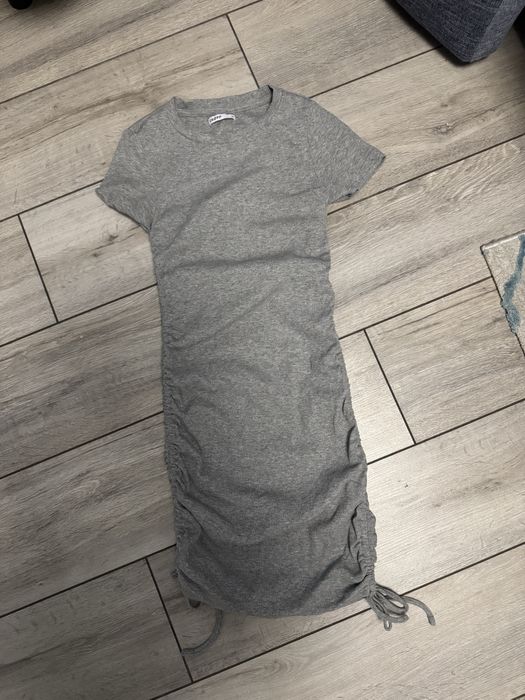 Лот жіночого одягу