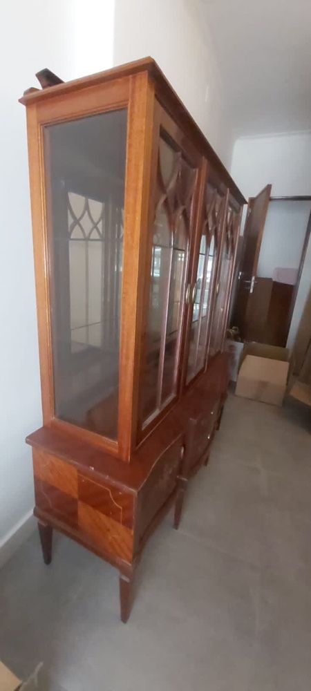 Vitrine, Cristaleira Estilo D. Maria.