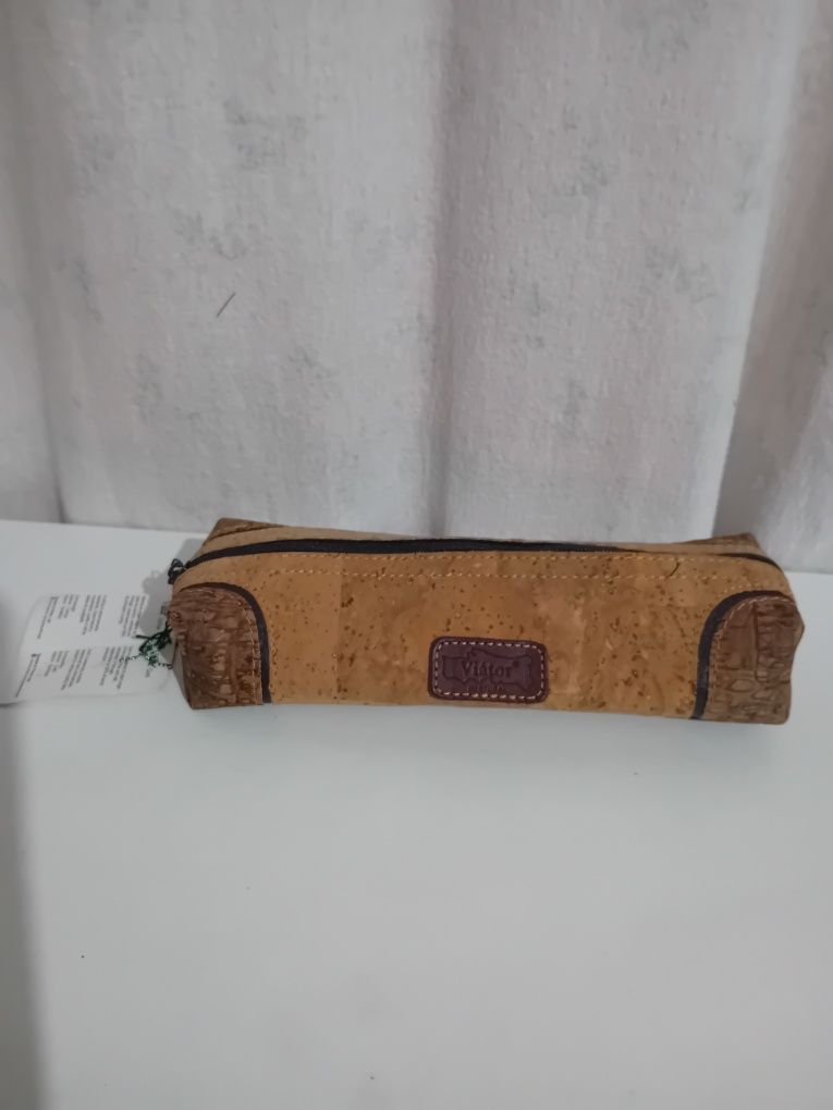 Porta lápis em cortiça