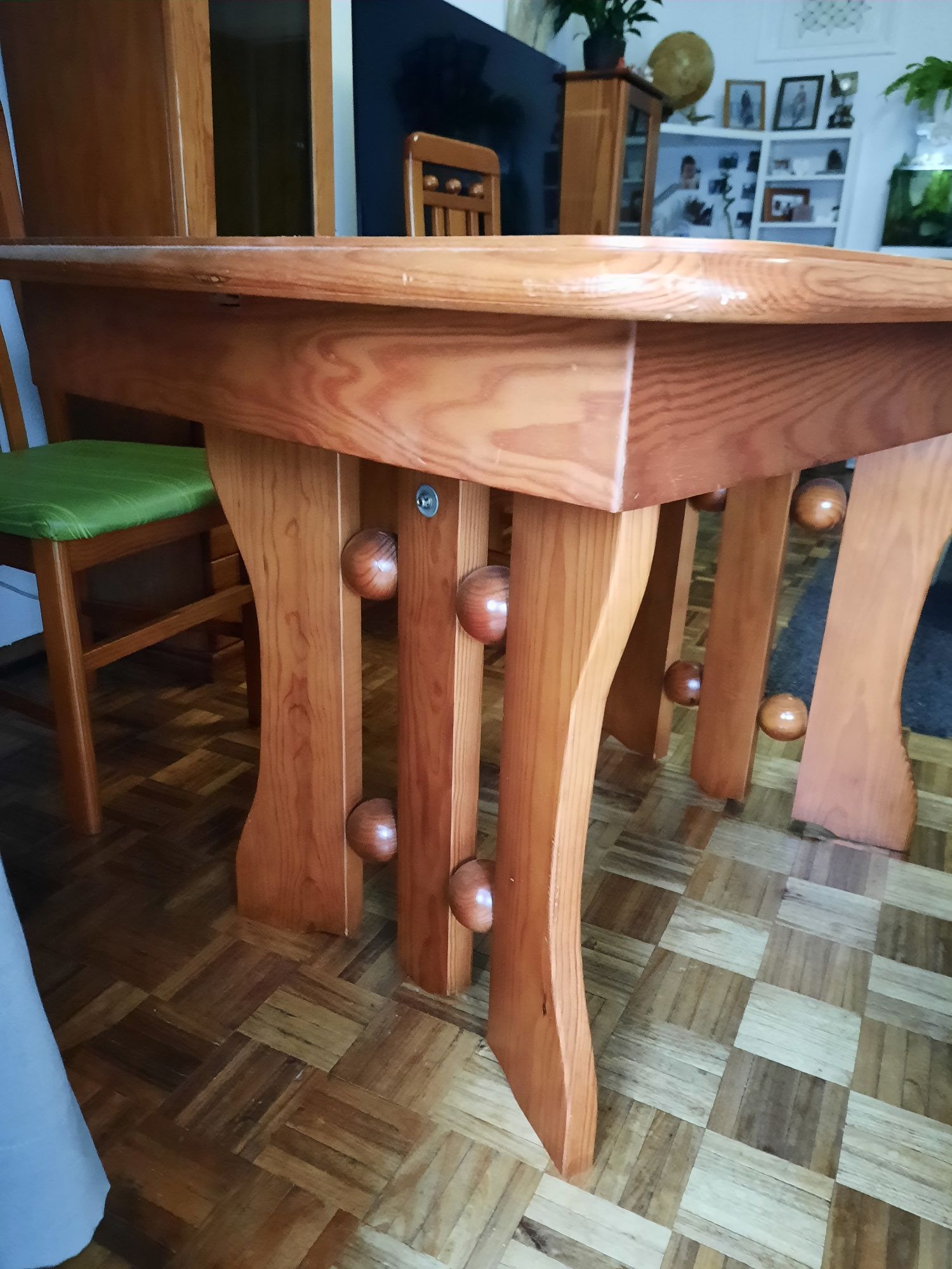 Mesa de sala extensível com cadeiras - NEGOCIÁVEL