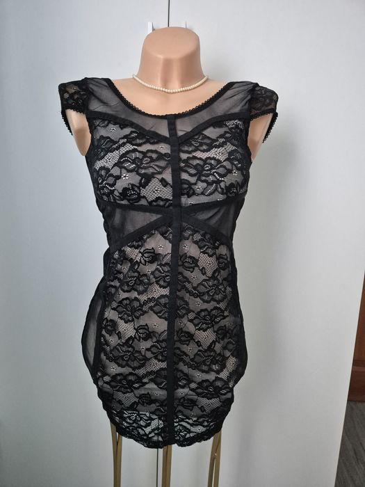 Czarna zmysłowa koronkowa sukienka XS