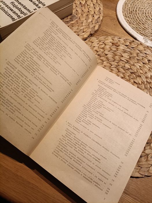 Czynniki rozwoju człowieka | Państwowe wydawnictwo naukowe