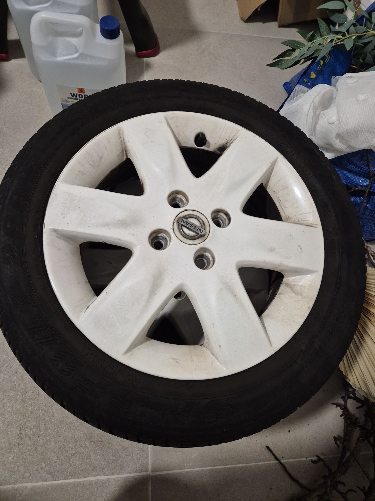 Alufelgi białe felgi nissan micra k12 15 opony letnie 175/65/15