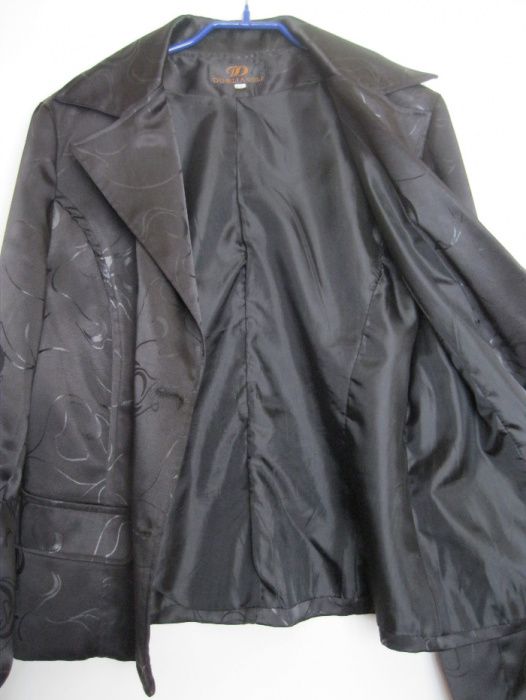 Летний стрейч-атласный пиджак на подкладке