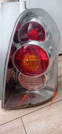Lampa tylna Toyota Corolla Verso 2005 prawy tył oryginał - uszkodzona!