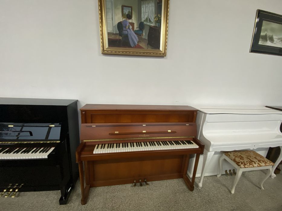Piękne pianino Schimmel