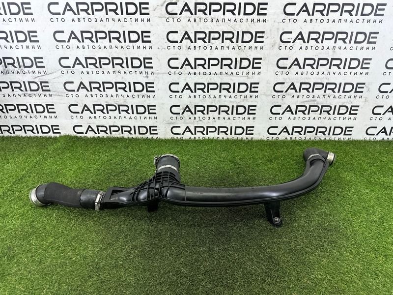 Патрубок интеркулера Volkswagen Touareg NF 3.0 TDI 2012