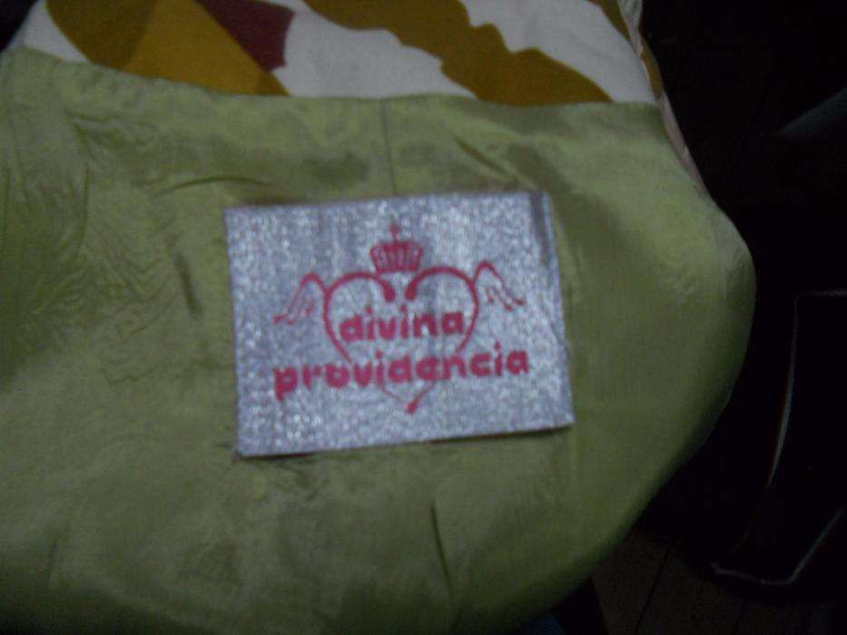 casaco de senhora marca Divina Providencia