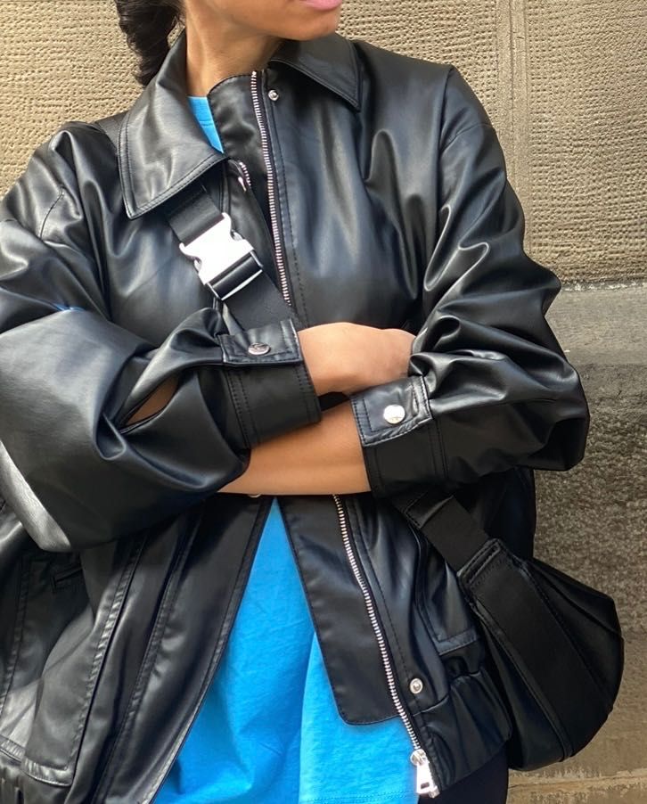 Женская кожаная куртка Zara бомбер