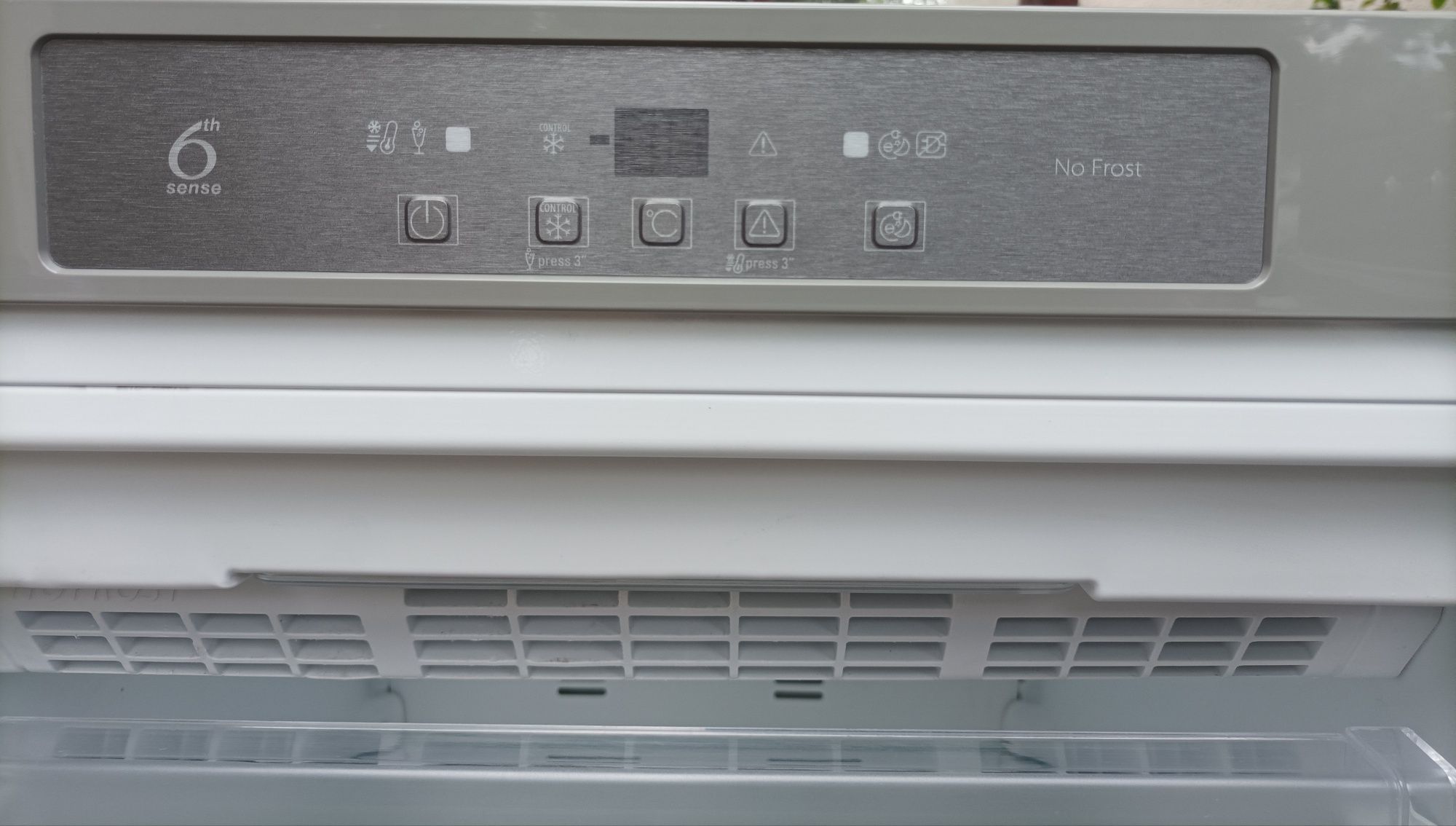 Zamrażarka Whirlpool No Frost pojemność 260L