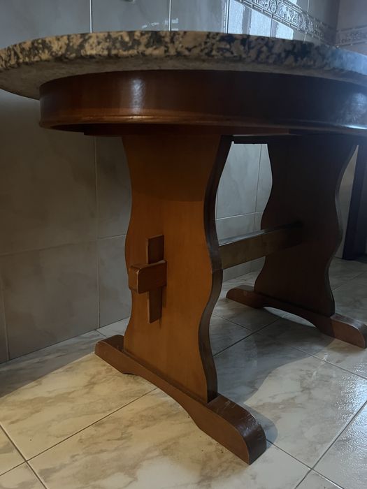 Mesa cozinha com tampo em granito