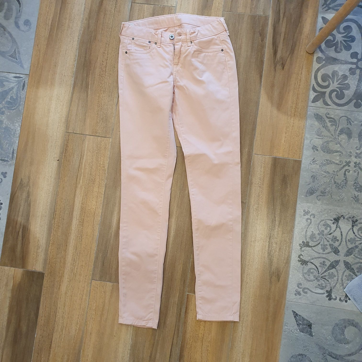 Śliczne pepe Jeans 152