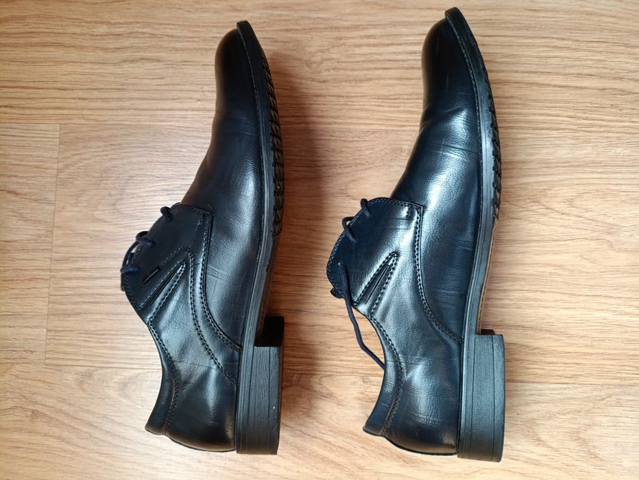 Шикарні шкіряні туфлі 41р.