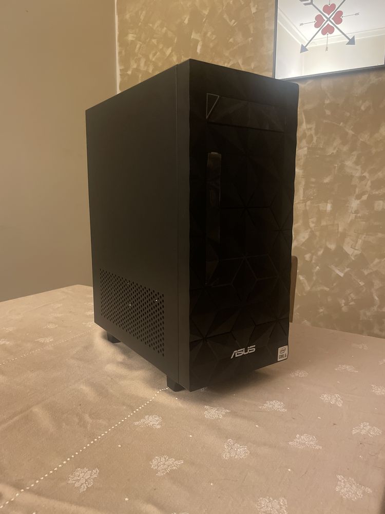 Computador torre Asus