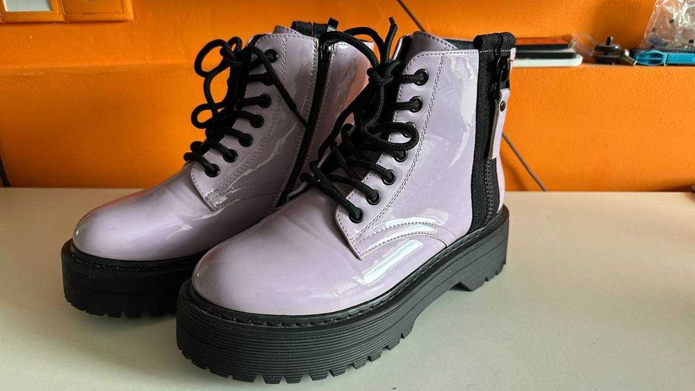 Buty. Jak nowe.
Można odebrać we Wrocławiu
