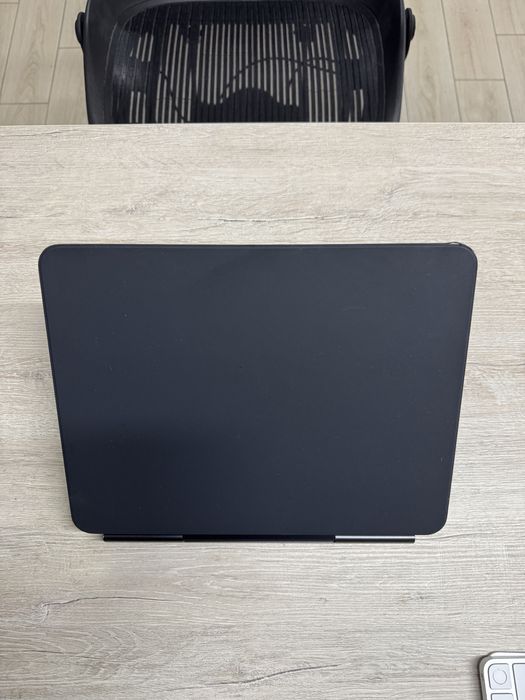 Apple iPad Pro 13 2024 M4 / 2025 M5 Magic Keyboard клавіатура