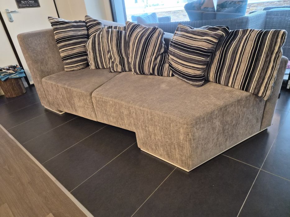 Sofá Laskasas disforme L.240