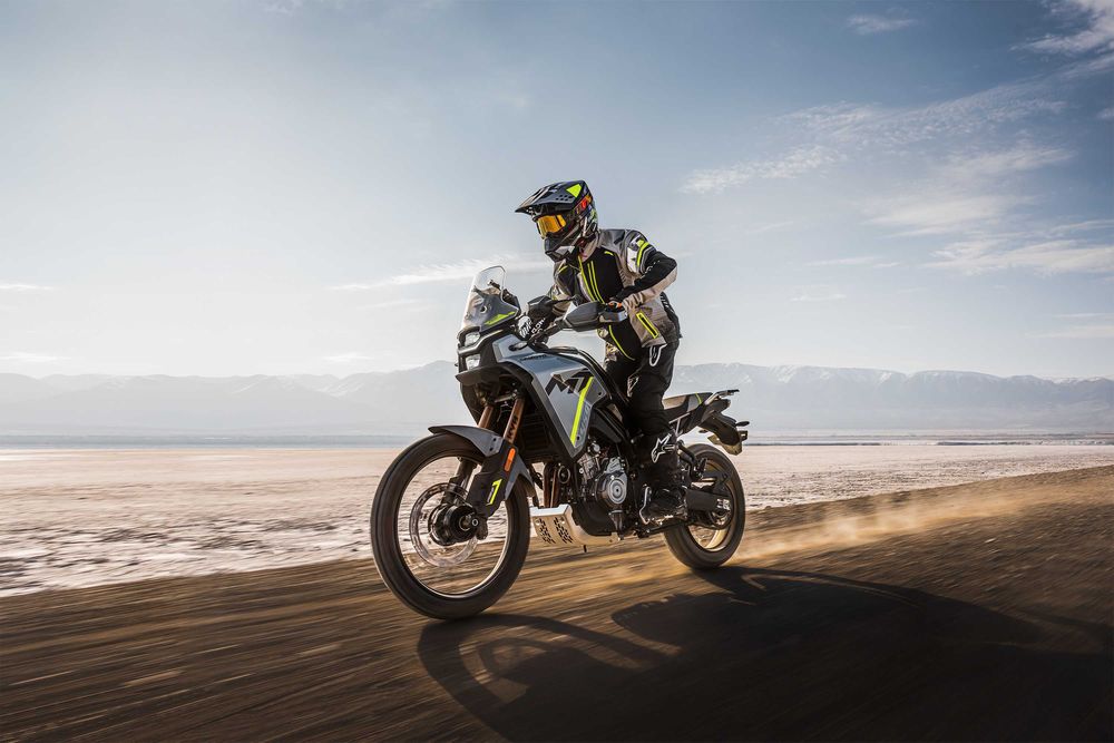 Motocykl 450 MT CF, wytrzymałość i wszechstronność Cf Moto Cfmoto