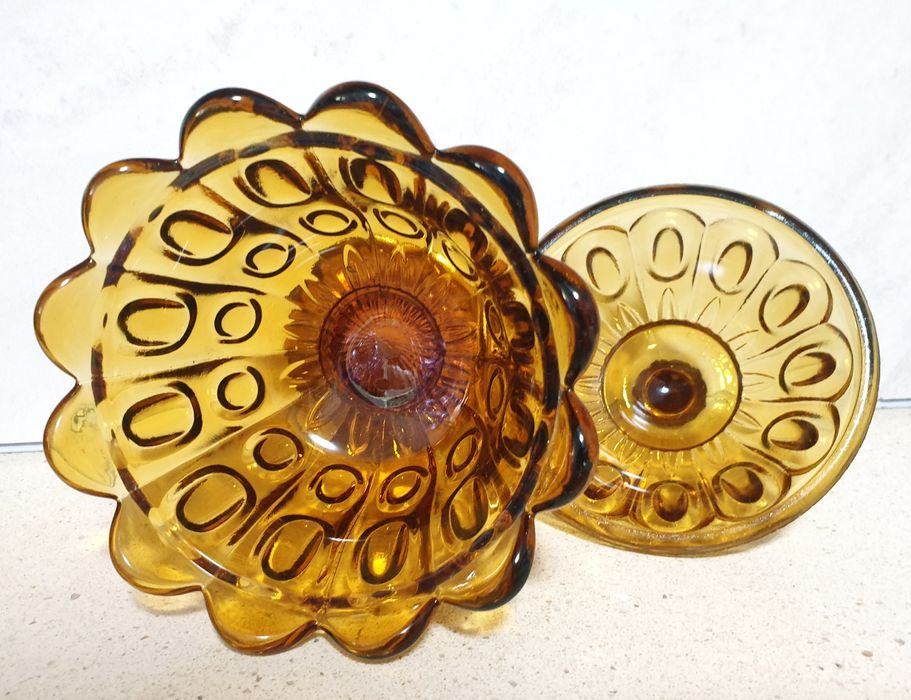 Fantásticas bonboneiras/boleiras em vidro prensado alexandrite e âmbar