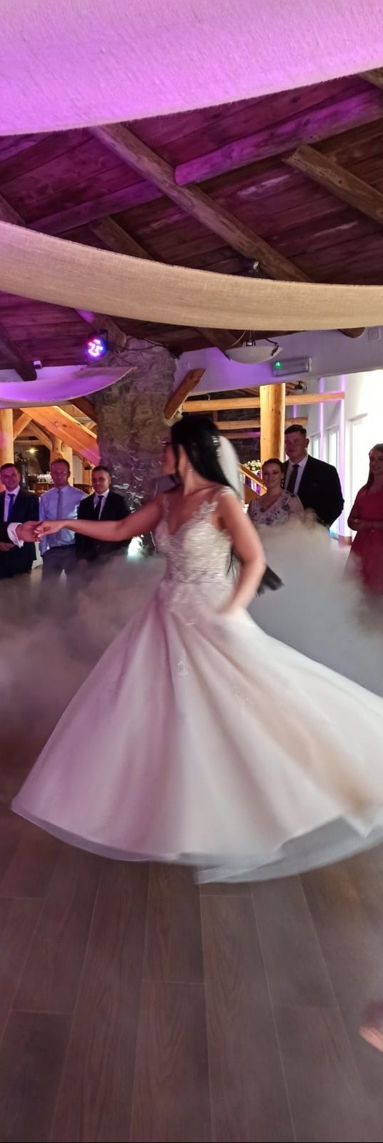 Suknia ślubna dla wysokiej osoby