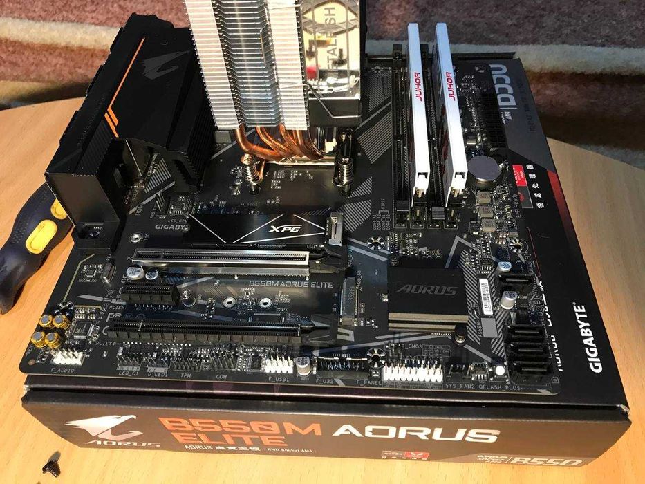 B550m Aorus Elite Материнская плата