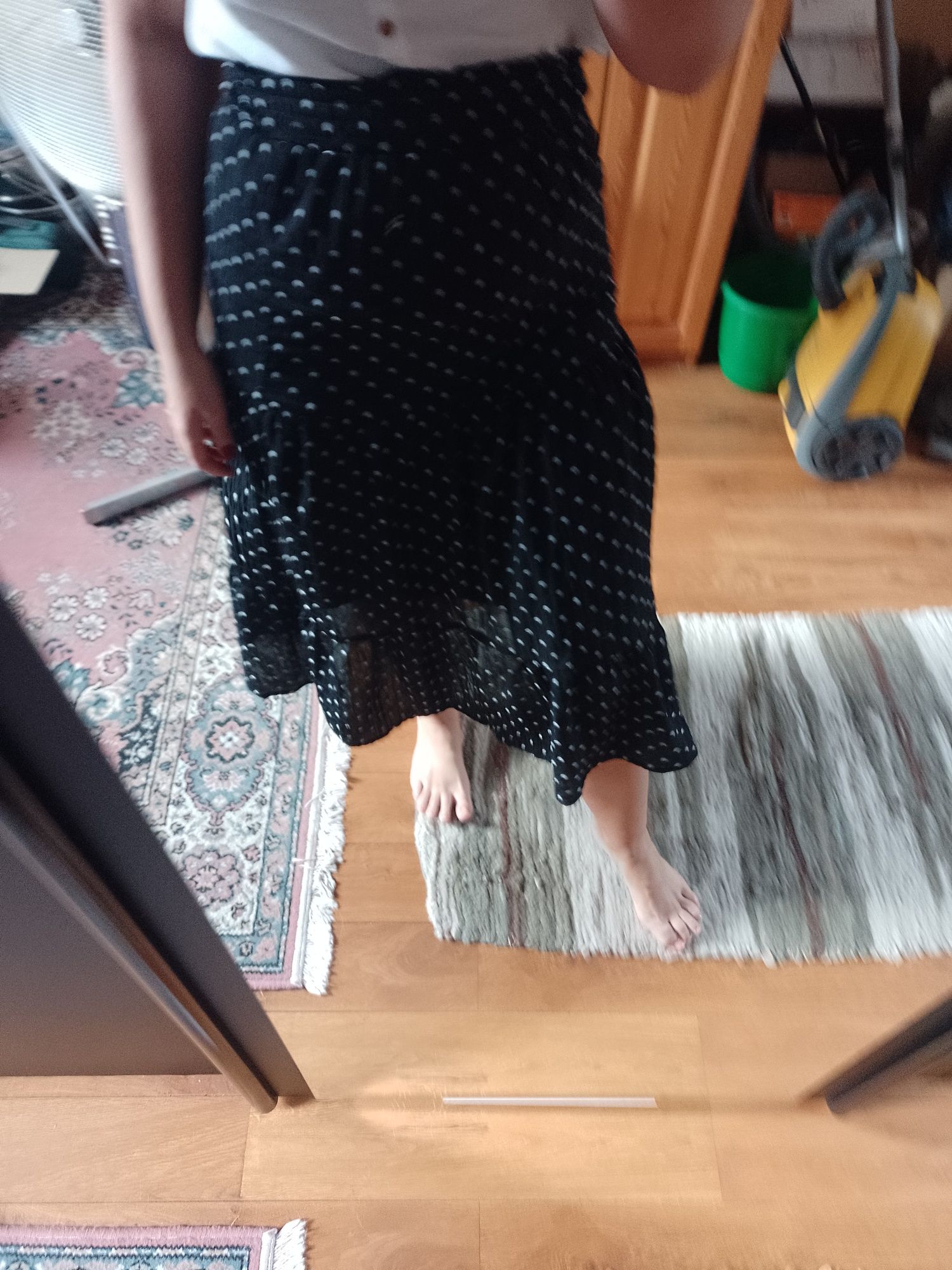 Spódnica midi w kropki groszki