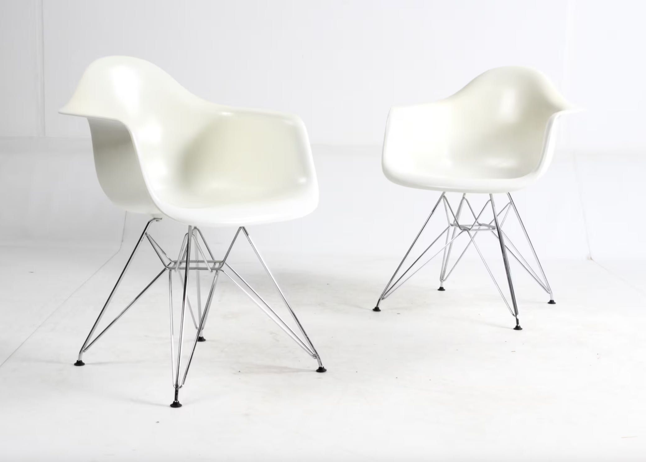 Krzesła Vitra Charles Eames DAR, podstawa "Eiffel" oryginał 2szt.