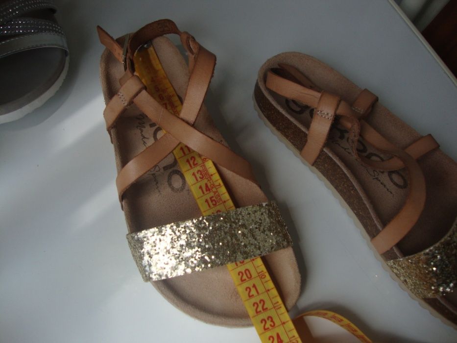 Sandálias Novas 35 Botas / 30 /32 vellila, brotes, crossi