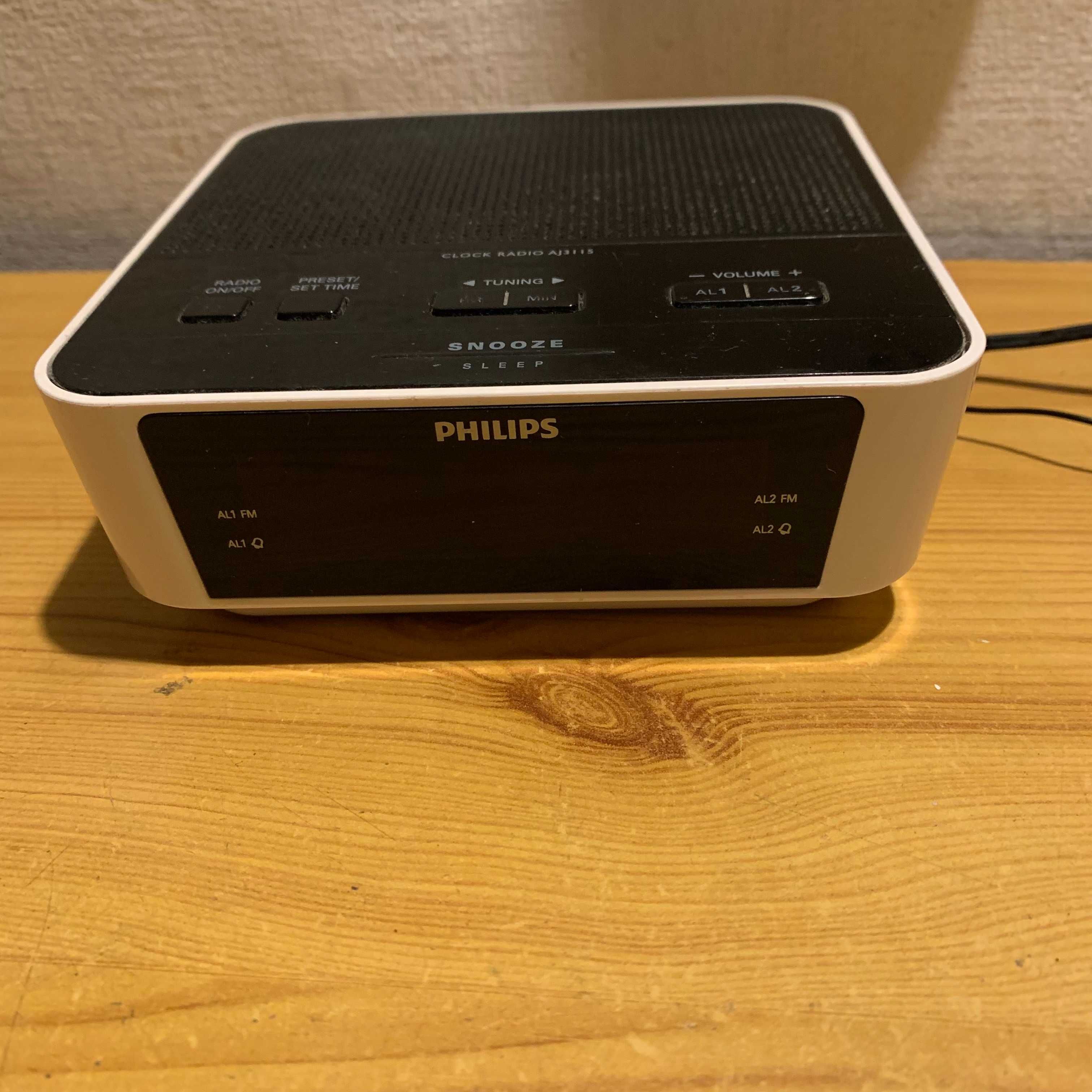 radio budzik biały model: SRC  2600W