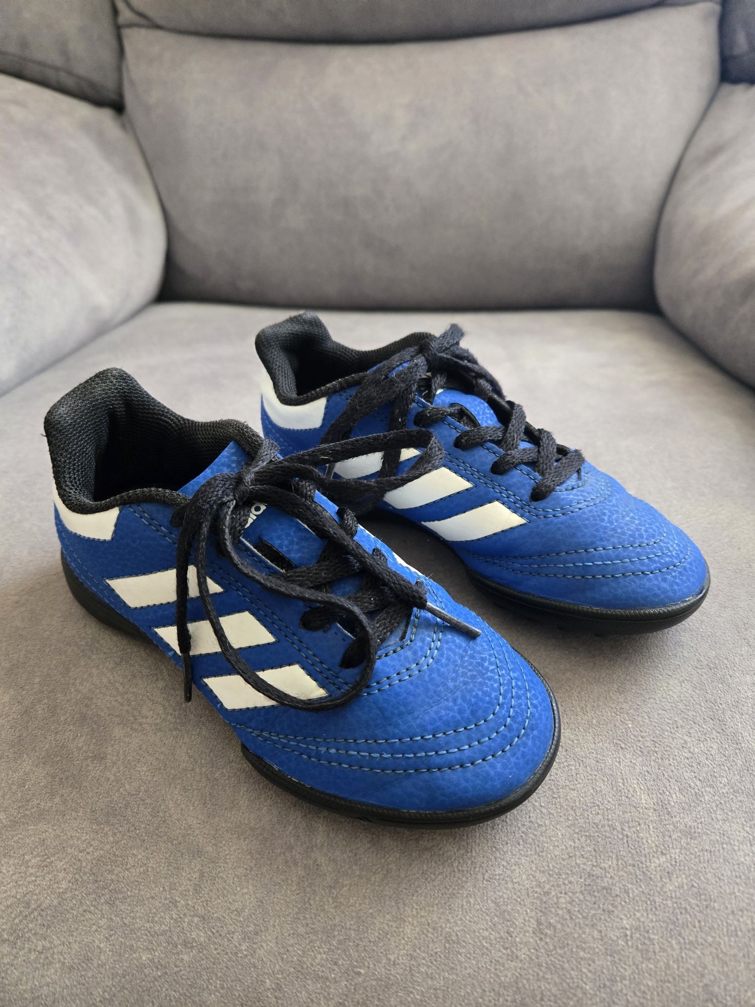 Футбольные бутсы, сороконожки, футзалки Adidas. Оригинал. Размер 29