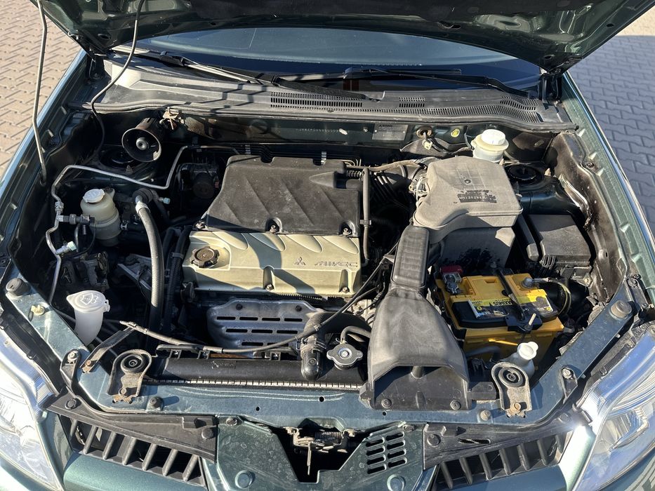 Mitsubishi Outlander 2006 року,2.4 бензин,автомат,повний привід,275т.к