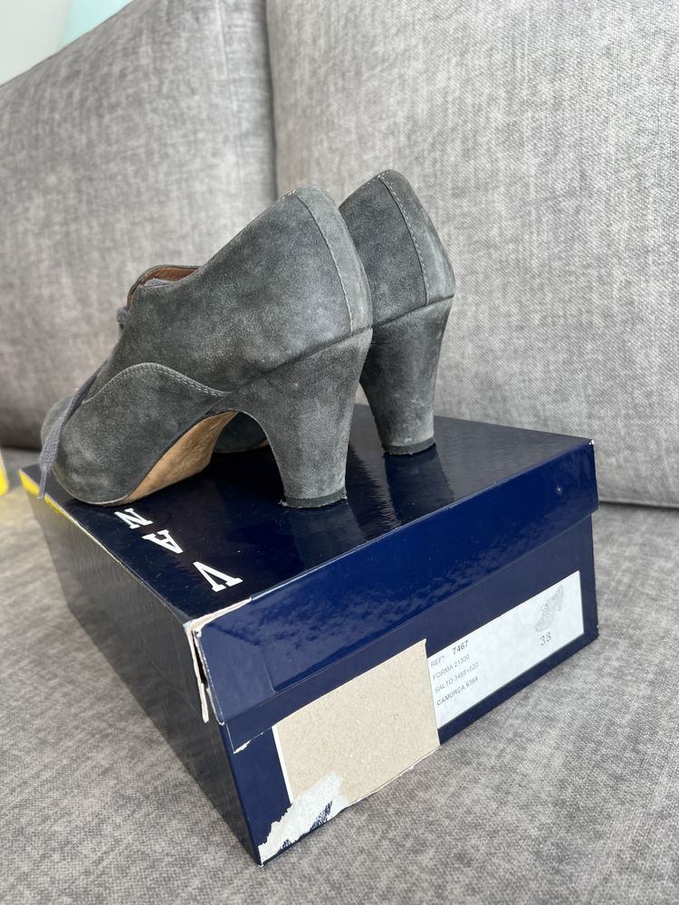 Botins cor cinza