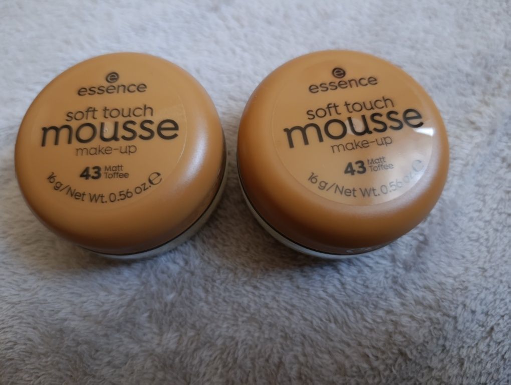 Контурінг тональний мус тональний крем для обличчя Essence Soft Touch