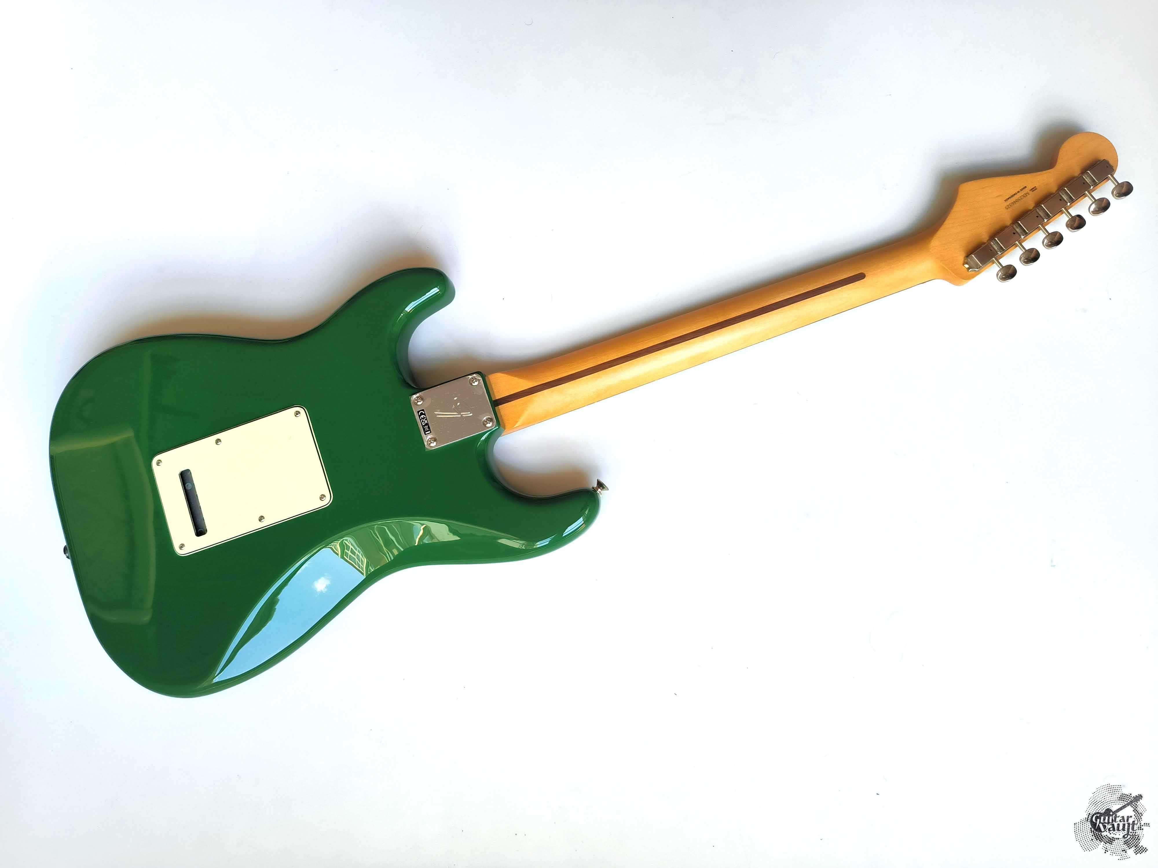 '2025 Fender® Limited Edition Player II Stratocaster® Forest Green