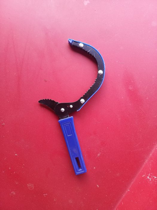 Продам якісний німецький знімач масляного фільтра автомобіля