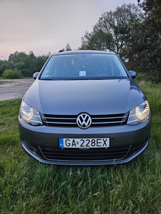 VW Sharan automat sam parkuje