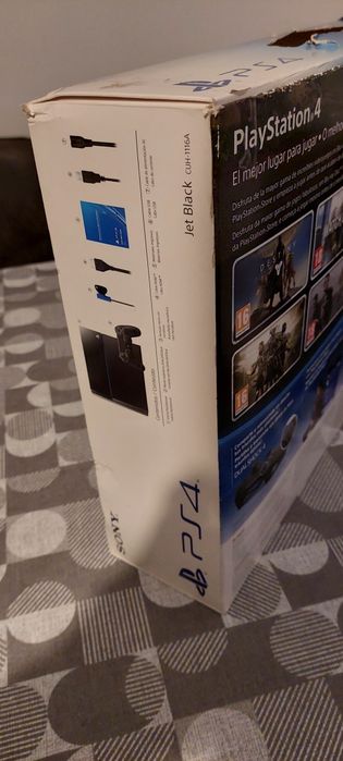 Sony PlayStation 4 Slim 500GB+Comando Nacon+4 jogos com caixa original
