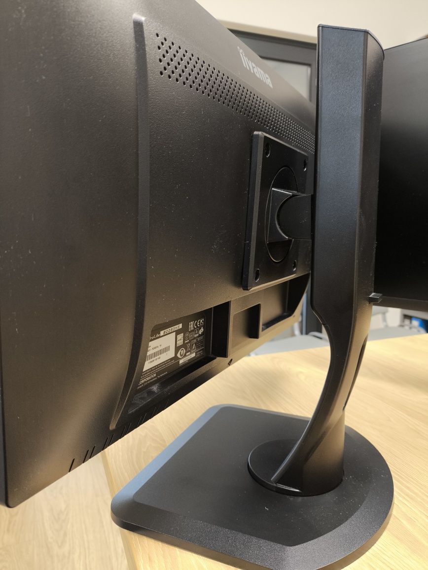 Monitor IIYAMA 21,5"