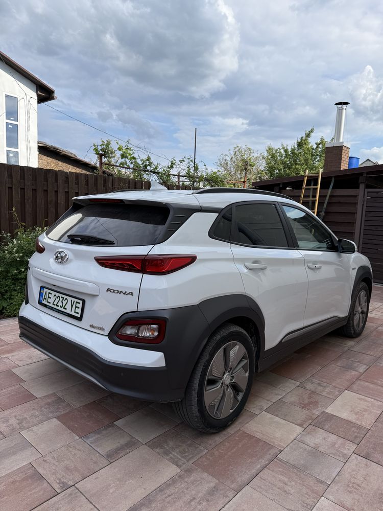 Hyundai Kona 64 premium