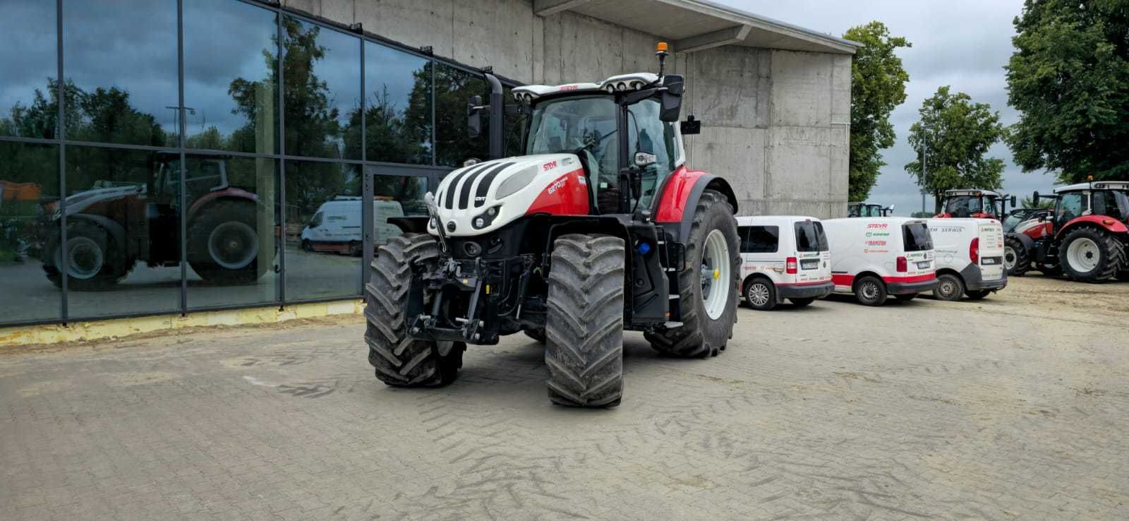 Ciągnik rolniczy Steyr Terrus 270,  (Optum)