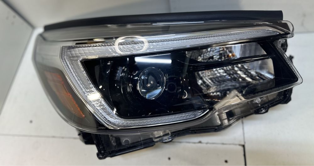 Фара правая Subaru Forester USA Led AFS 2019-2021 USA