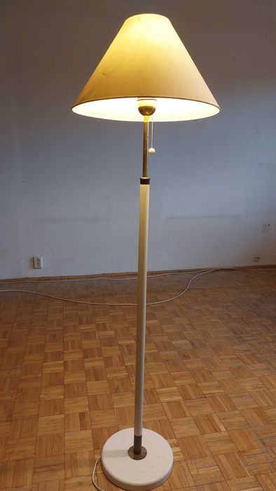 Lampa stojąca pokojowa