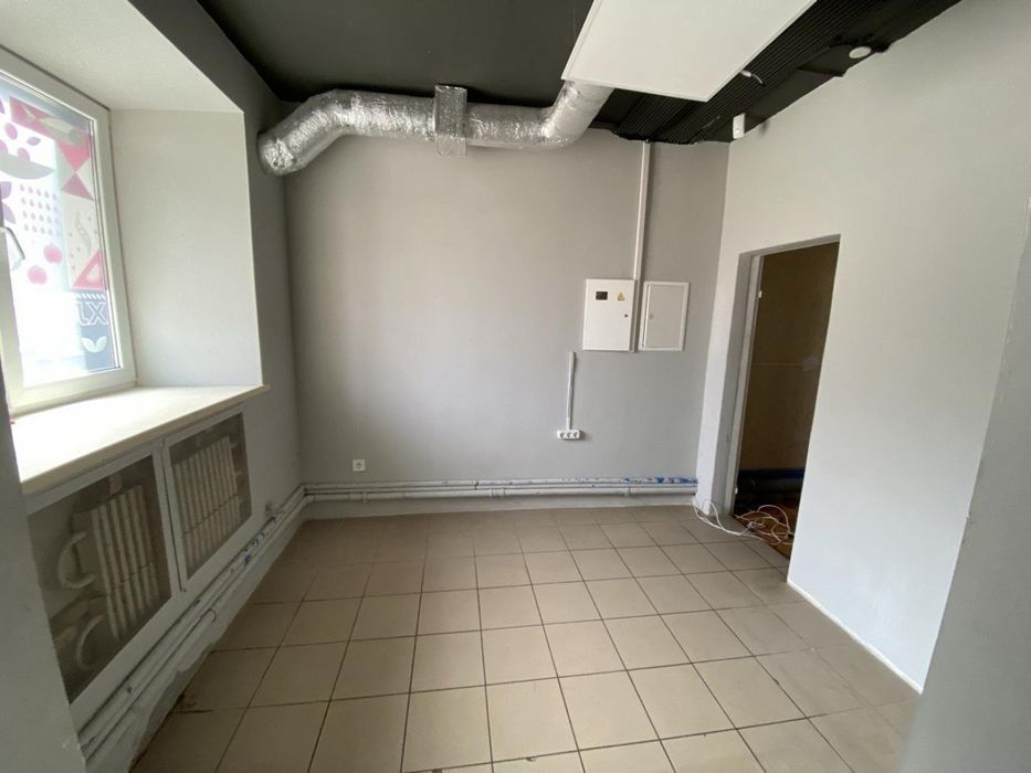 Оренда топової фасадної комерції в Центрі, 75 м2