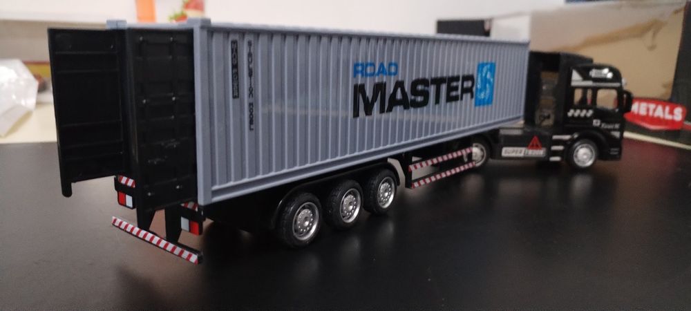 Miniatura Camião conteiner novo na caixa