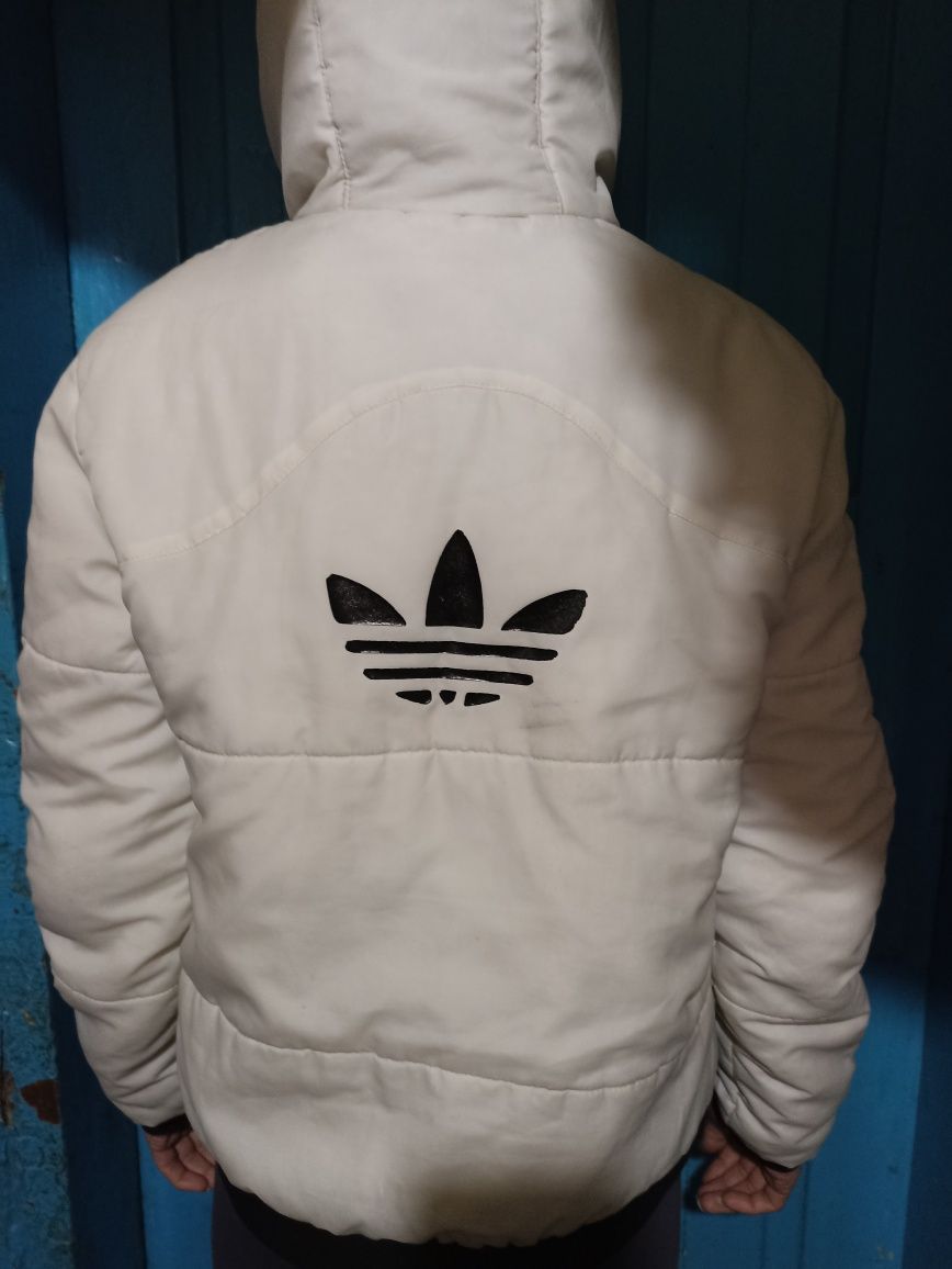 Продам женскую куртку Adidas+желетку