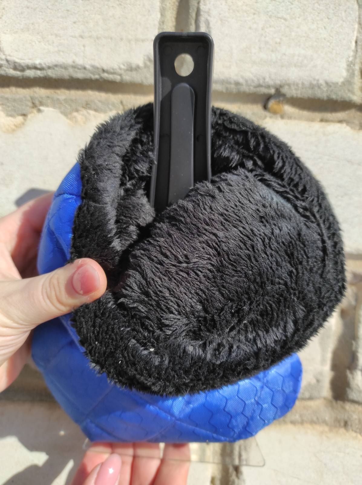 Скребок рукавичка для очистки снігу