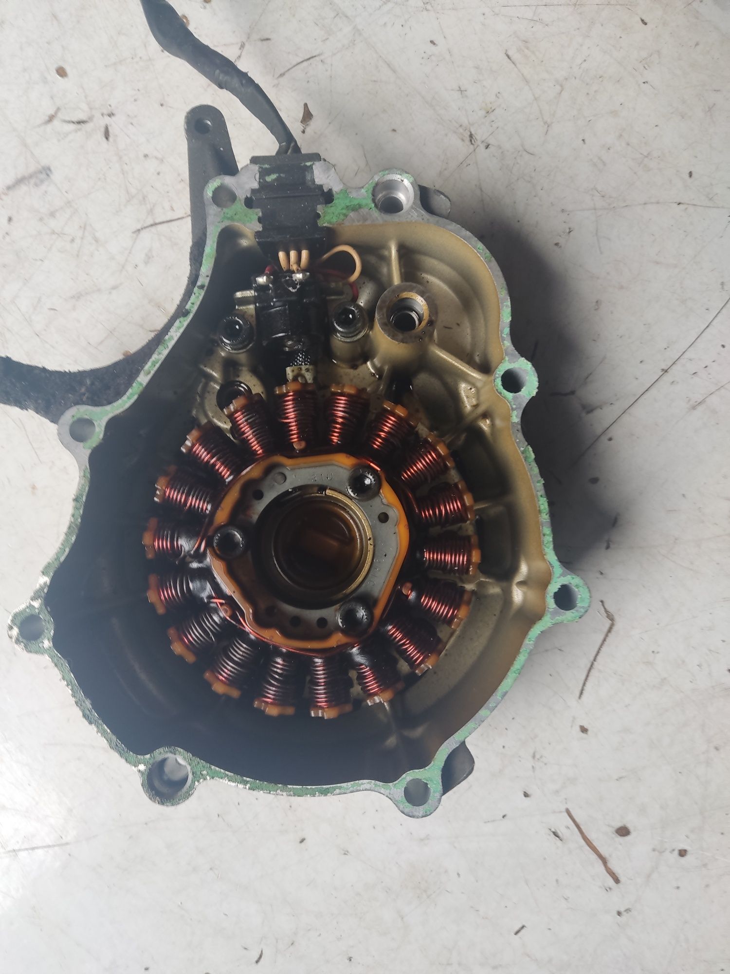 Yamaha yzf R 125 alternator